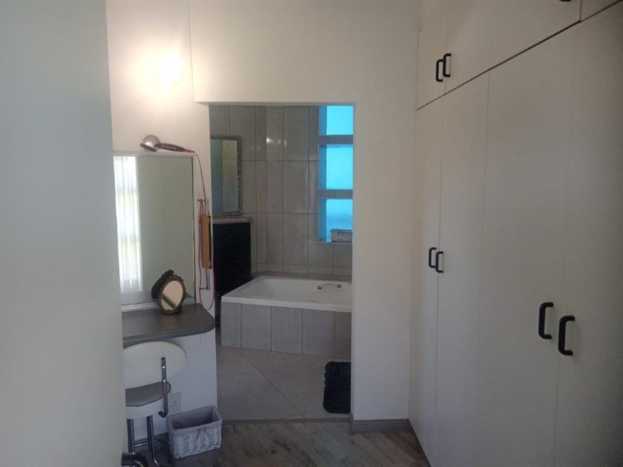 3 Bedroom Property for Sale in Wavecrest Eastern Cape